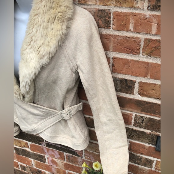 Armani Exchange Jacket With Faux Fur Lapel And Side belt. Woman’s Size Small - Picture 8 of 15